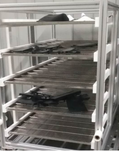 塑料件放置托架-普樂斯等離子清洗機