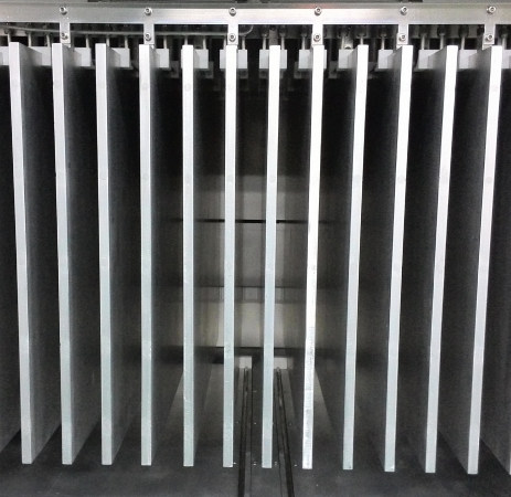 平板垂直式電極結(jié)構(gòu)-普樂斯等離子清洗機(jī)