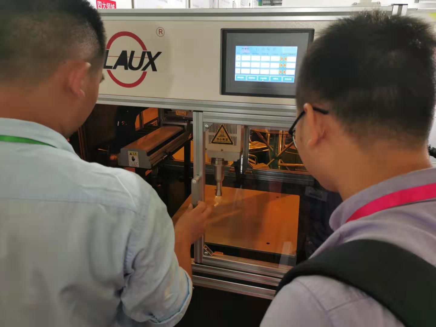 普樂斯等離子清洗機亮相汽車內外飾展，現(xiàn)場測試驗證獲好評-普樂斯等離子表面處理